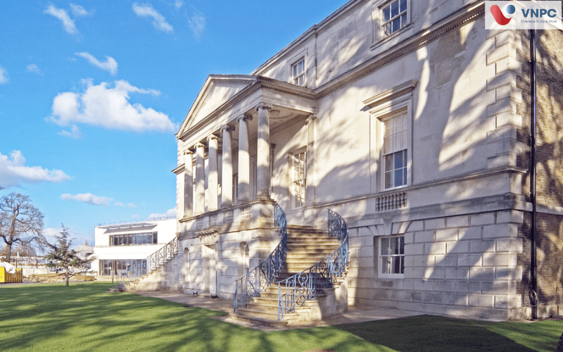 Khám phá University of Roehampton Anh: Điều kiện và chi phí